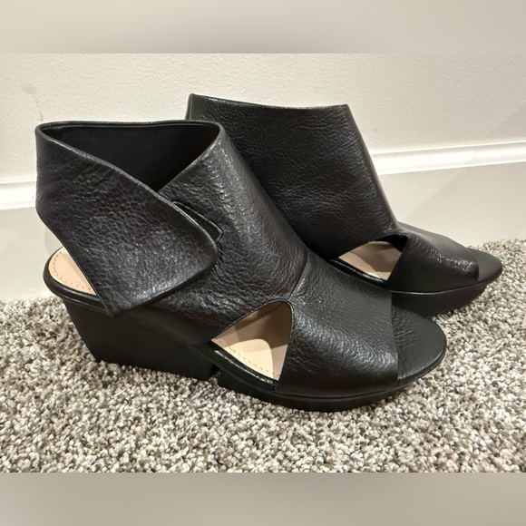 Naya Seeker black leather wedge sandal high heels, size 7.5 - Picture 1 of 13